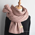 Écharpe tricotée quotidienne de couleur unie chaude hivernale